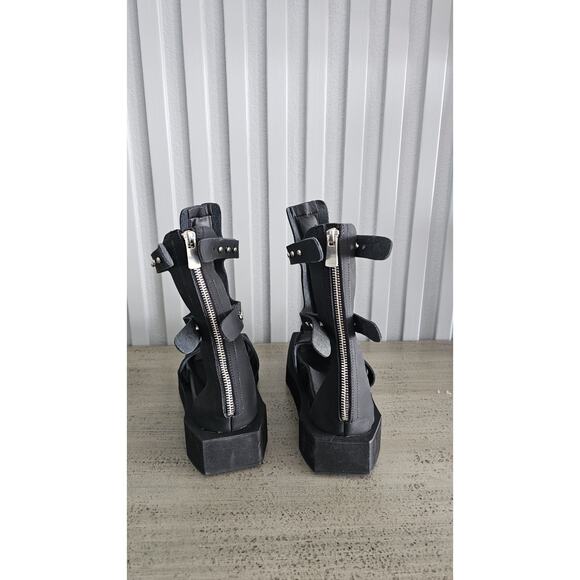 Black Platform Gladiator Sandals ,Cutout Design , Vegan Leather, Size 8.5 - Picture 4 of 6